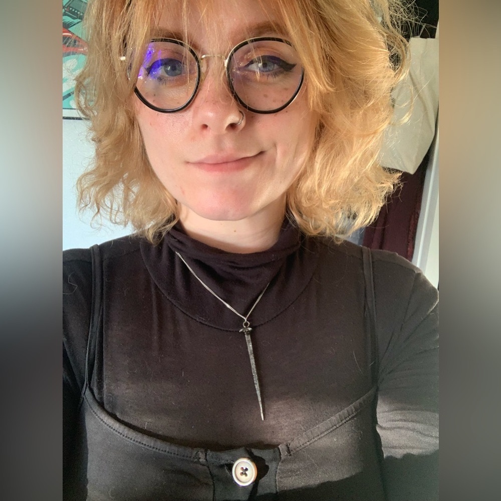 Meet your Posher, Claire